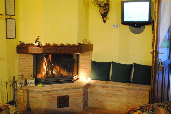 Agriturismo Il Puntoncino Марсилиана Экстерьер фото